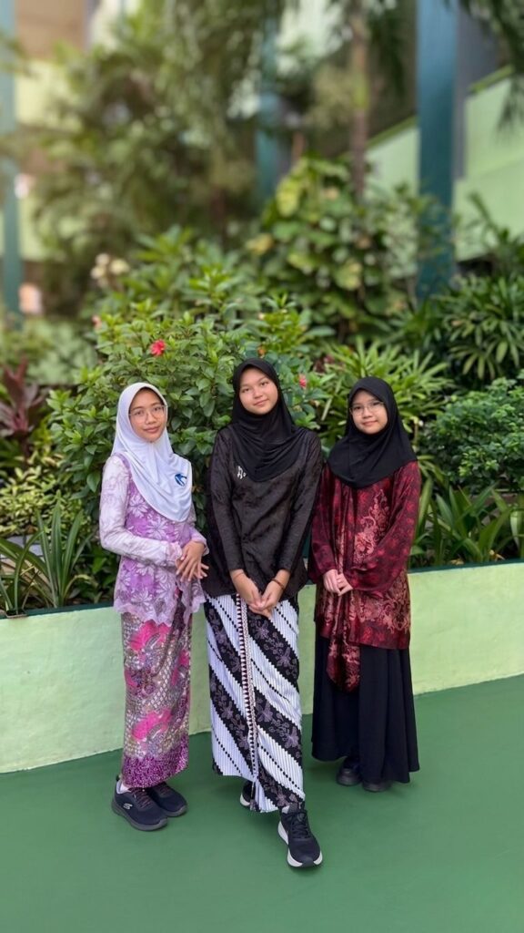 Hari Kartini - SMP Islam Al Azhar 35 Karawang