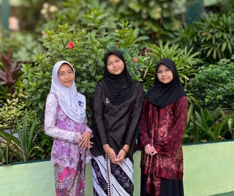 Hari Kartini - SMP Islam Al Azhar 35 Karawang