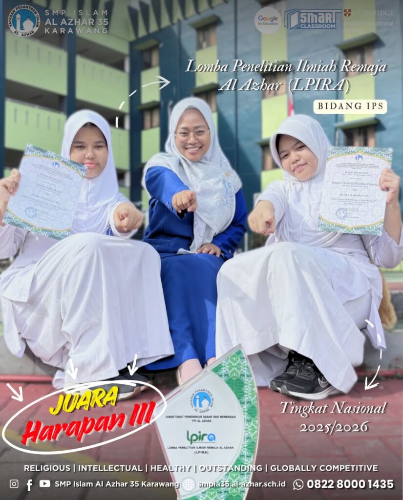 Murid SMP Islam Al Azhar 35 Karawang menunjukkan medali emas dan penghargaan juara kompetisi tingkat nasional di bidang olahraga, IPA, IPS, dan penelitian ilmiah remaja.